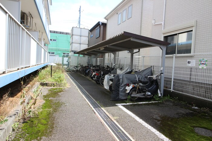 物件外観写真3　(駐輪場)