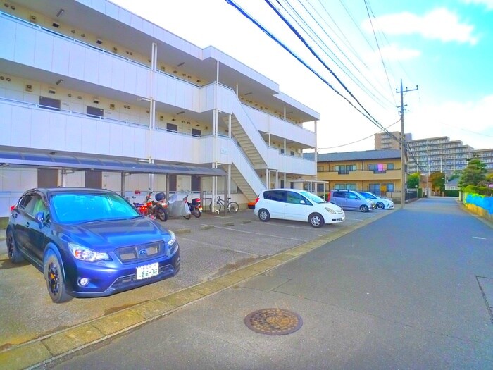 物件外観写真2　(駐車場)