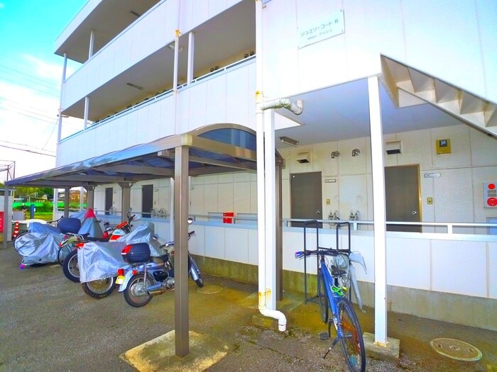 物件外観写真3　(駐輪場)