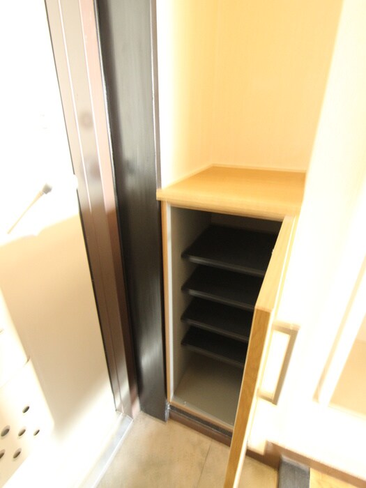 物件内観写真8　(靴箱)