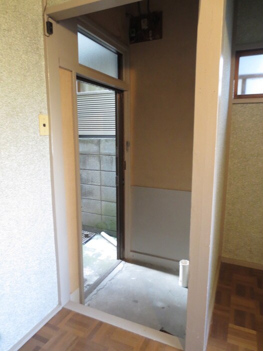物件内観写真14　(玄関)