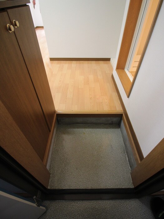 物件内観写真7　(玄関)