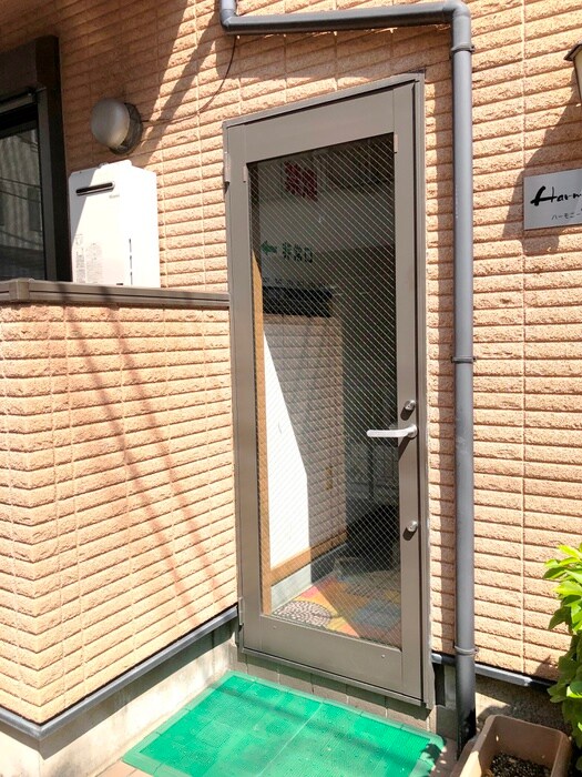 物件外観写真6　(エントランス部分)