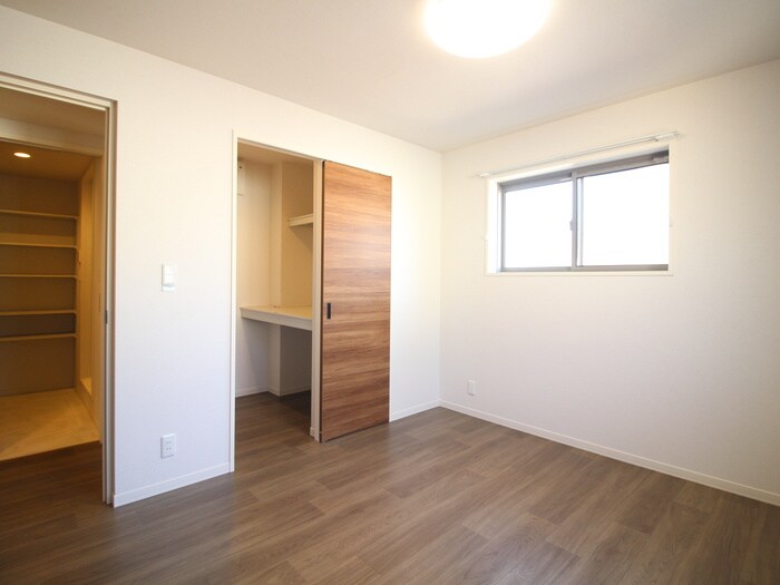 物件内観写真10　(居室)