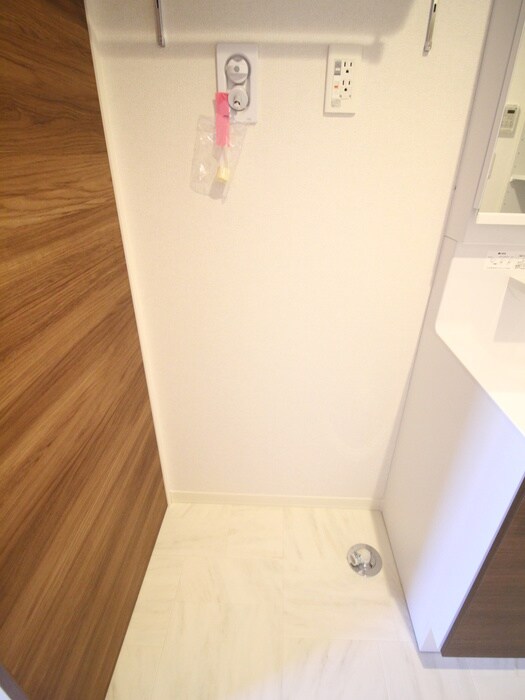 物件内観写真18　(洗濯機置場)