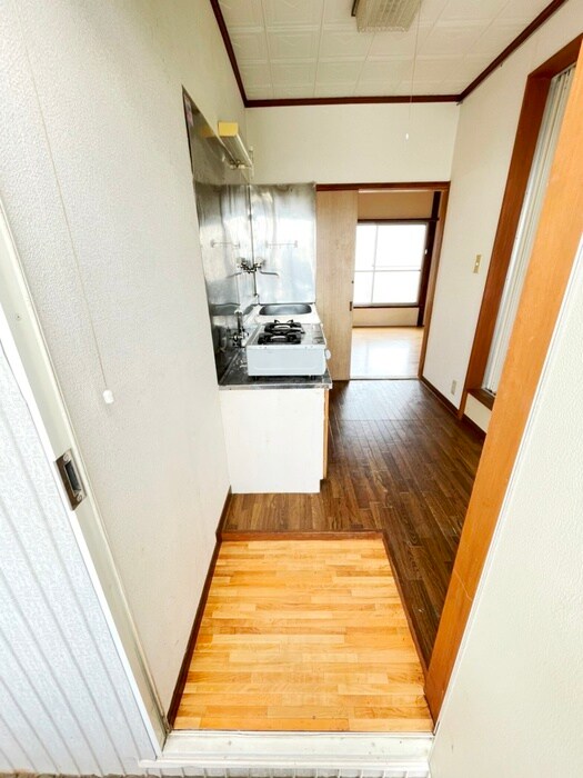 物件内観写真13　(玄関)