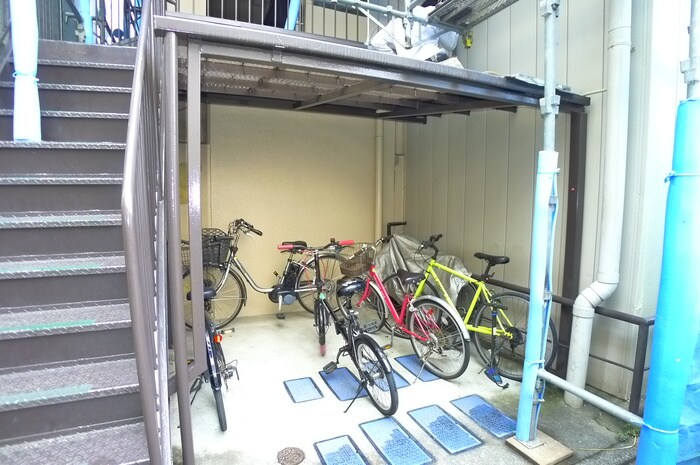 物件外観写真4　(駐輪場)