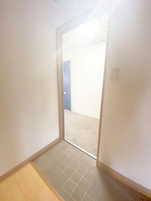 物件内観写真15　(玄関)