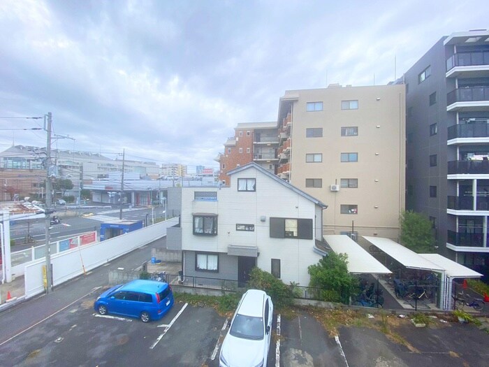 物件内観写真18　(室内からの展望)