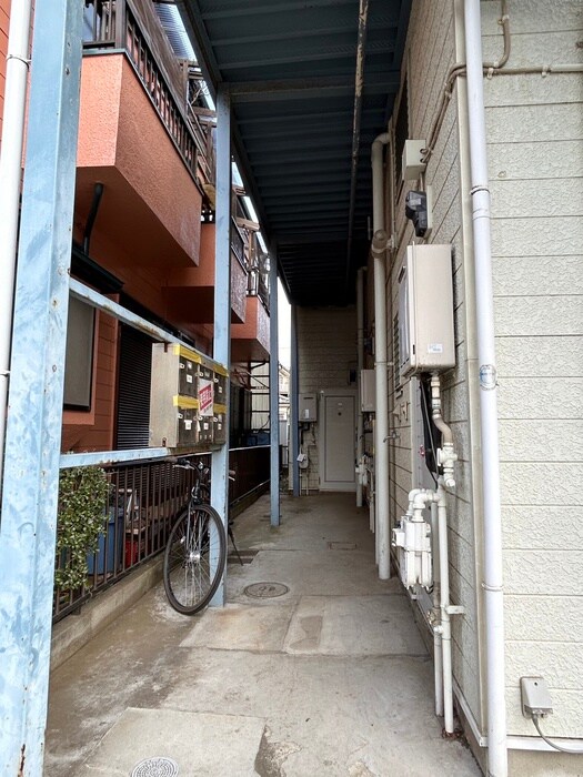 物件外観写真5　(エントランス部分)