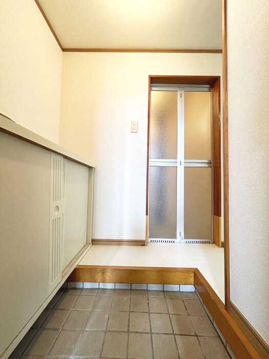 物件内観写真15　(玄関)