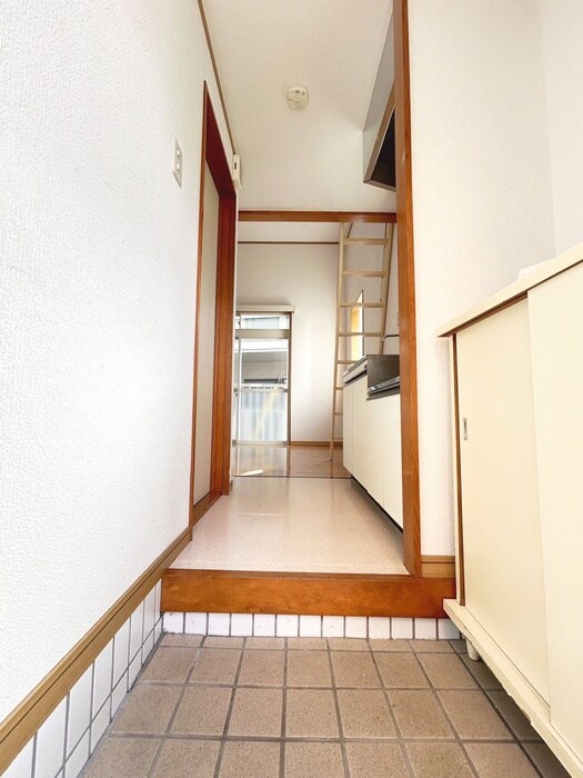 物件内観写真17　(玄関)