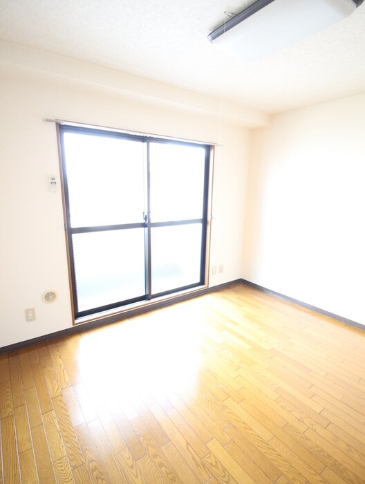 物件内観写真4　(居室)