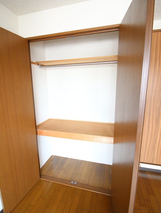 物件内観写真6　(収納)