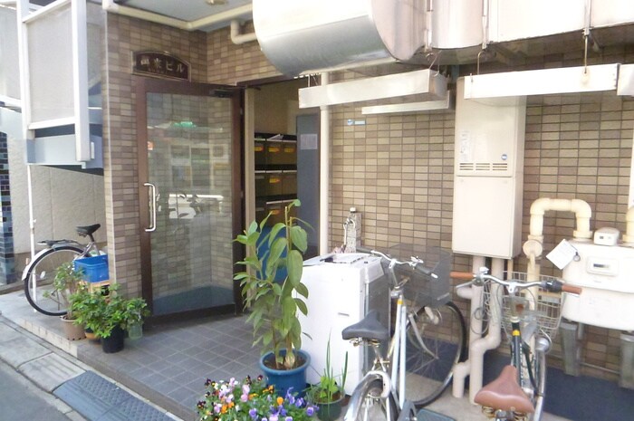 物件外観写真3　(エントランス部分)