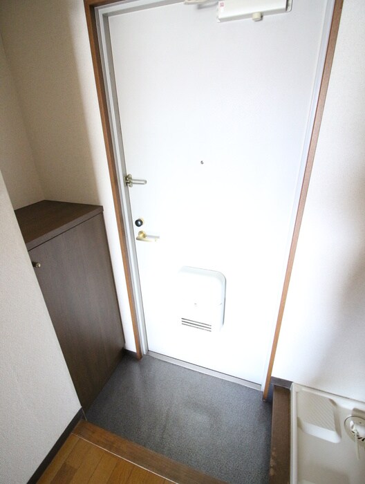 物件内観写真12　(玄関)