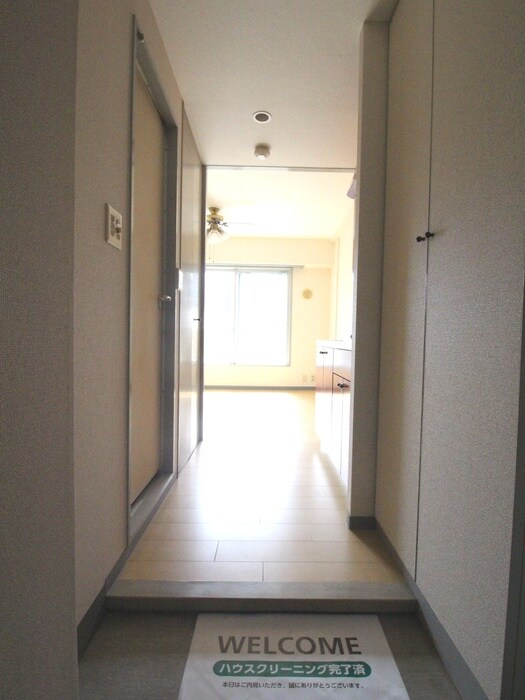 物件内観写真7　(玄関)
