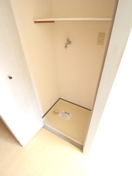 物件内観写真15　(洗濯機置場)