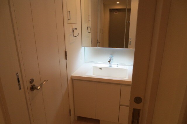 物件内観写真9　(洗面)