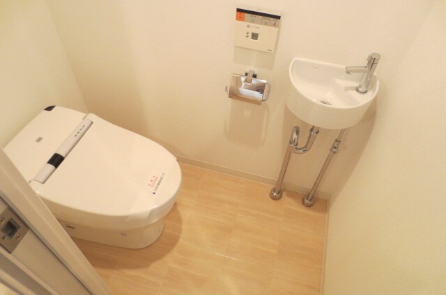 物件内観写真10　(トイレ)