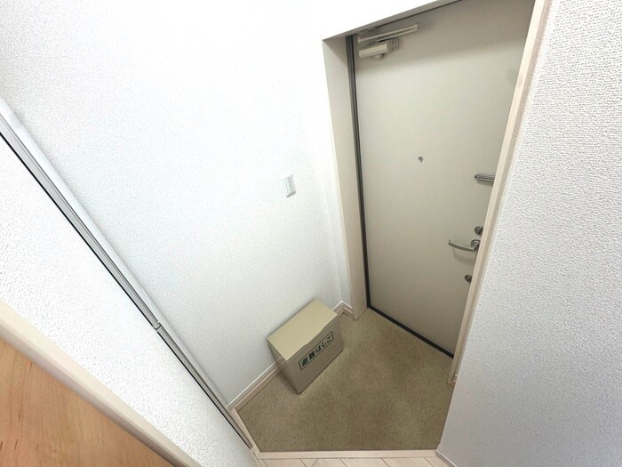 物件内観写真14　(玄関)