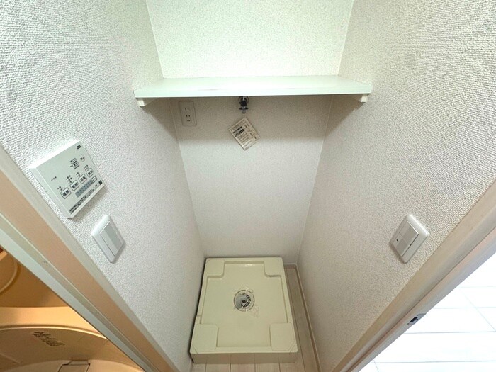 物件内観写真17　(洗濯機置場)