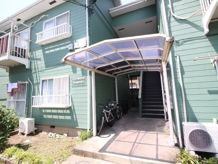 物件外観写真2　(エントランス部分)