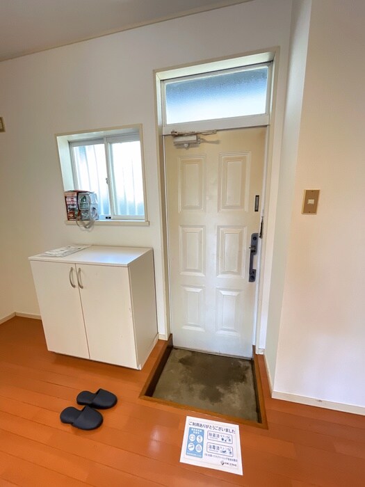 物件内観写真11　(玄関)