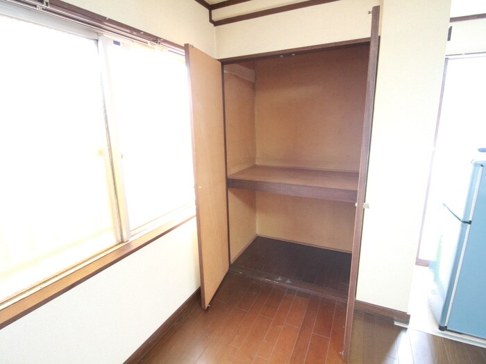 物件内観写真12　(収納)