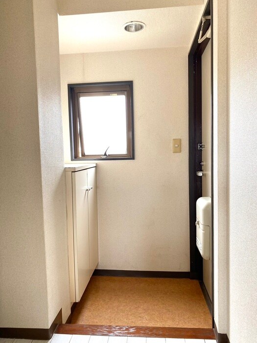 物件内観写真13　(玄関)