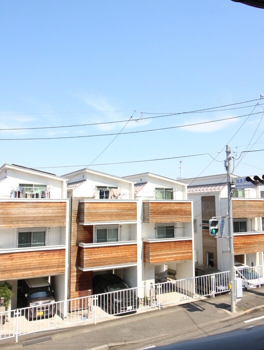 物件内観写真16　(室内からの展望)