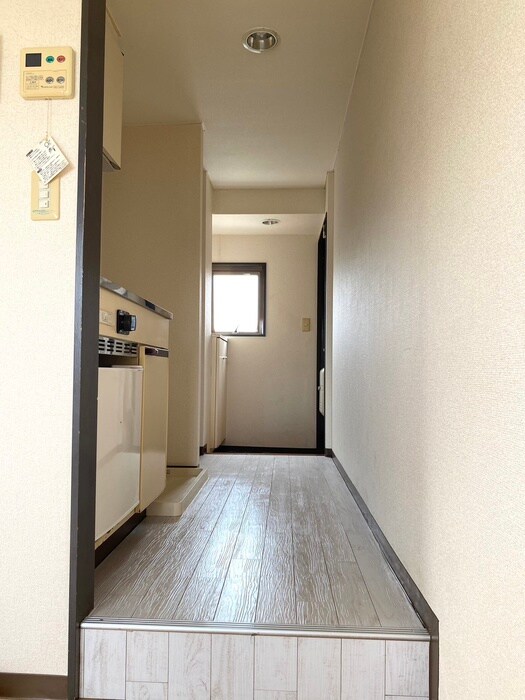 物件内観写真17　(廊下)