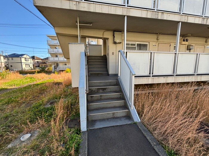 物件外観写真6　(エントランス部分)