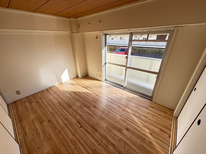 物件内観写真10　(居室)