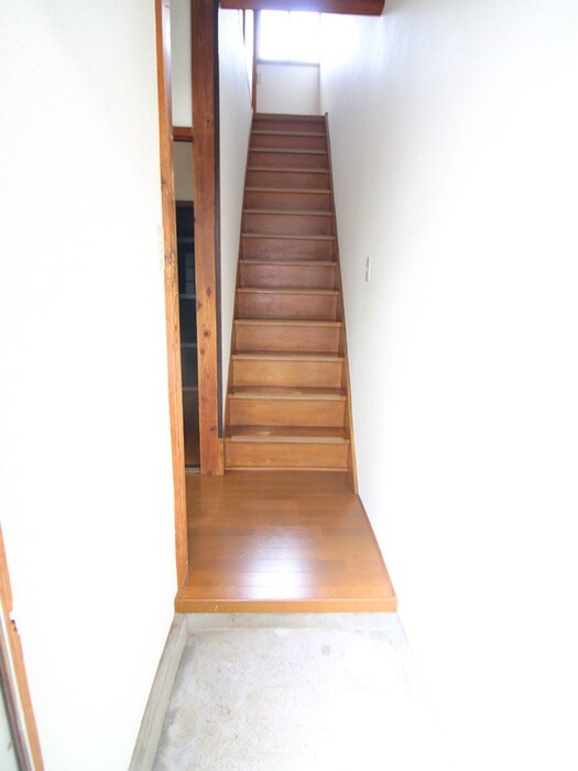 物件内観写真10　(玄関)