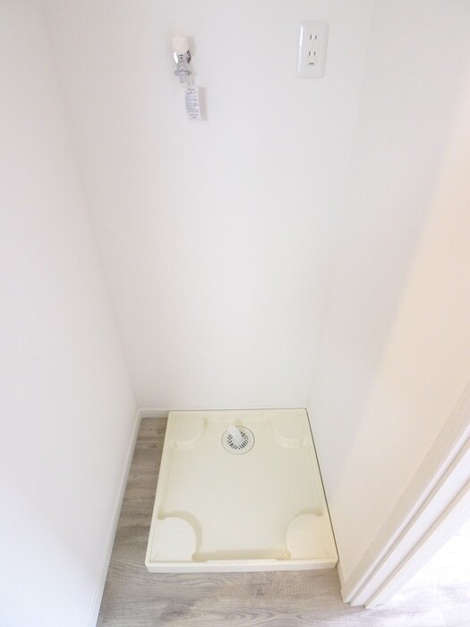 物件内観写真12　(洗濯機置場)