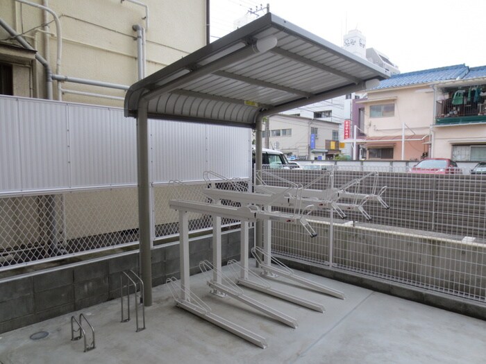 物件外観写真3　(駐輪場)