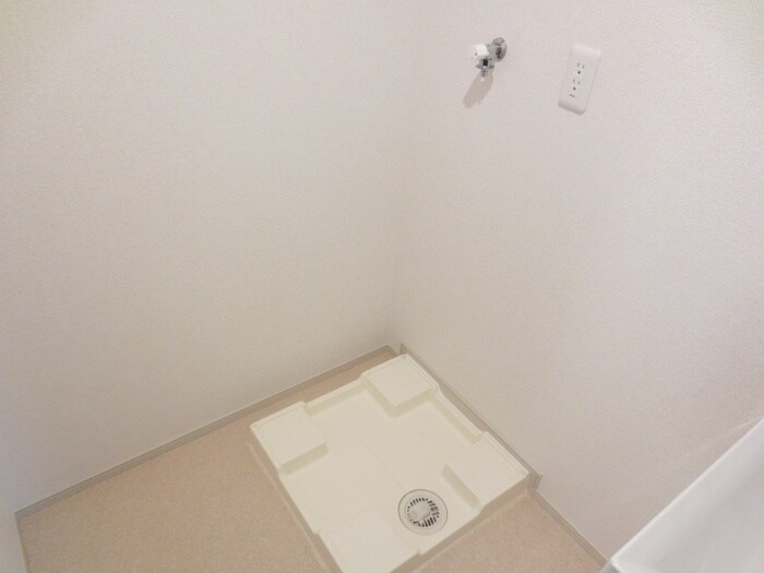 物件内観写真14　(洗濯機置場)