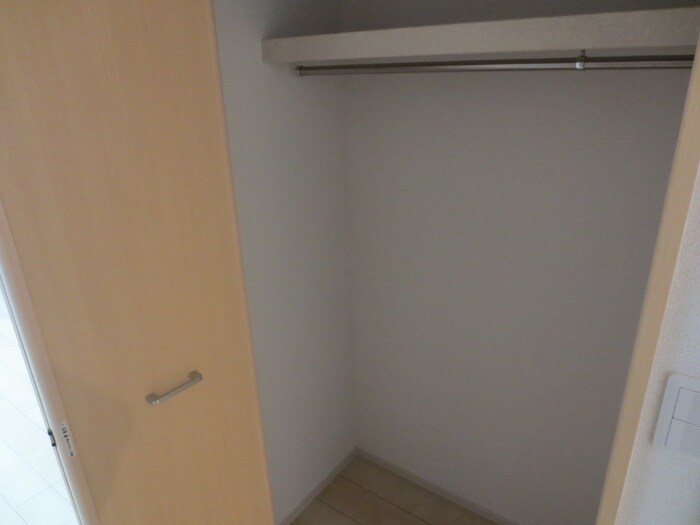 物件内観写真16　(収納)