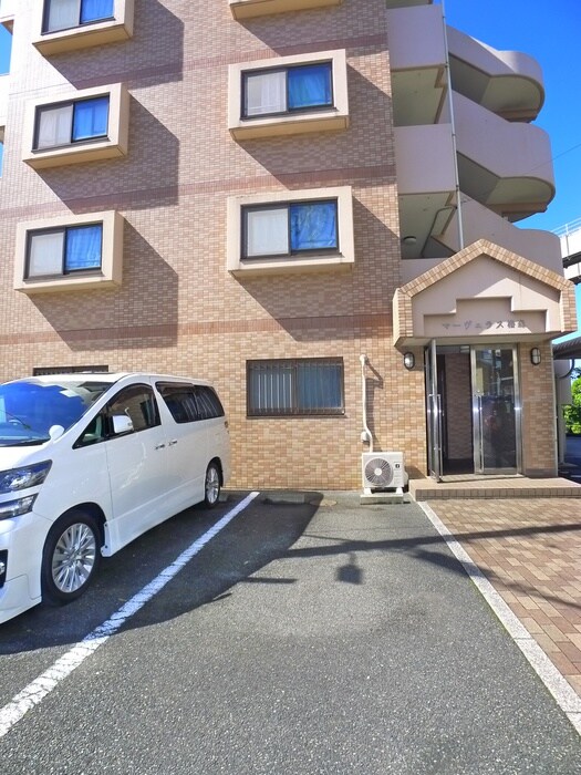 物件外観写真5　(駐車場)