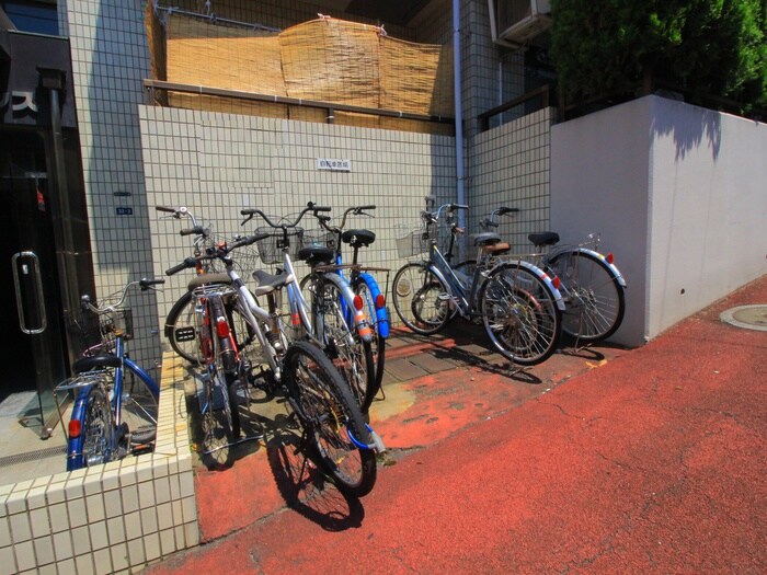 物件外観写真6　(駐輪場)