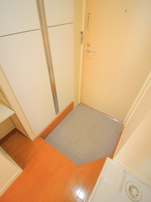 物件内観写真13　(玄関)