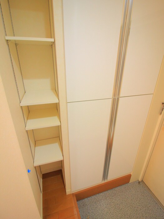 物件内観写真15　(玄関)