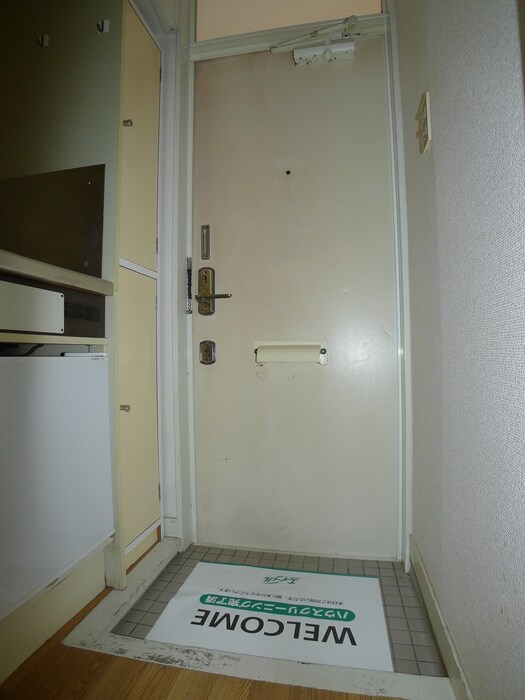 物件内観写真10　(玄関)