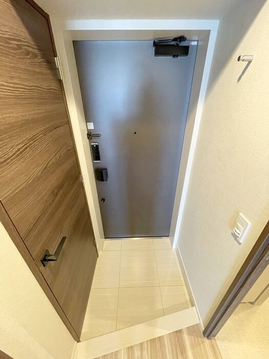 物件内観写真16　(玄関)