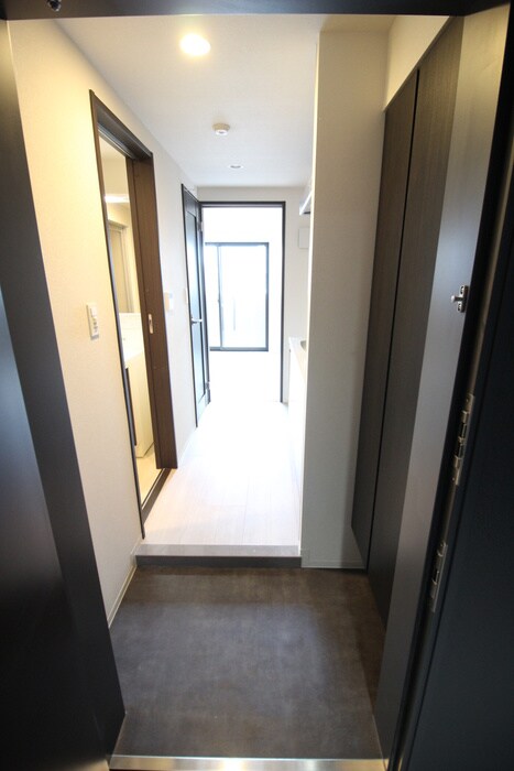 物件内観写真7　(玄関)