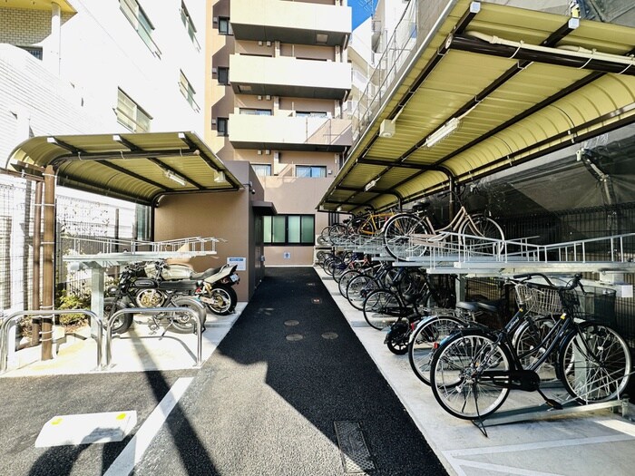 物件外観写真3　(駐輪場)