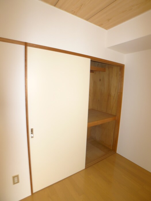 物件内観写真7　(収納)