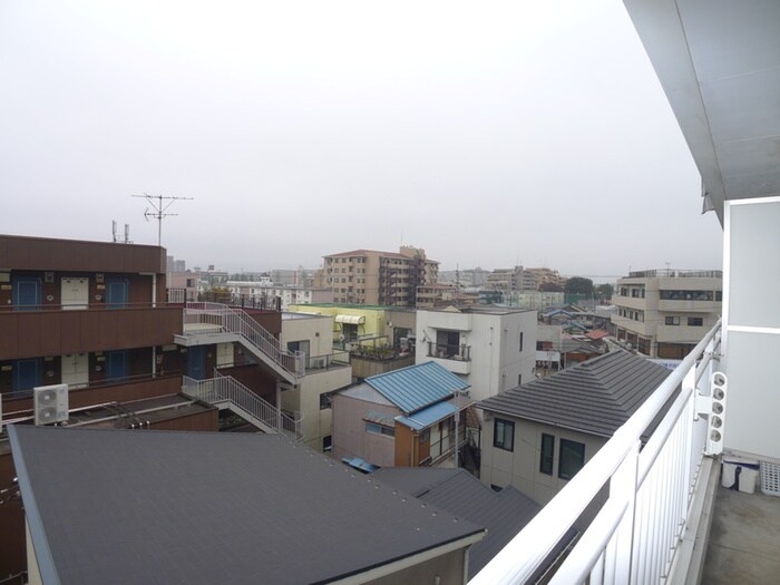 物件内観写真8　(室内からの展望)