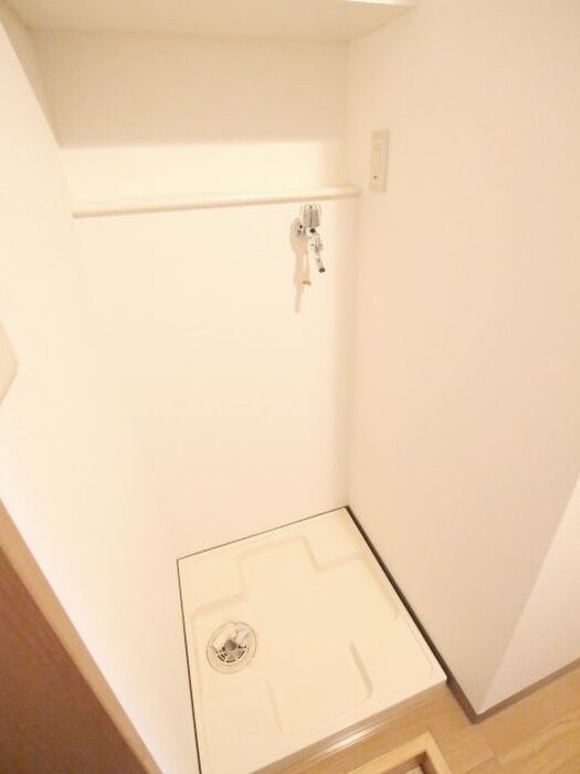 物件内観写真15　(洗濯機置場)